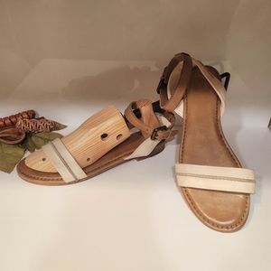 Frye Philip Seam Ankle Strap Dress Sandals Ivory/Tan